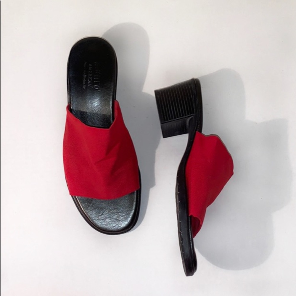 Munro American slip on sandal